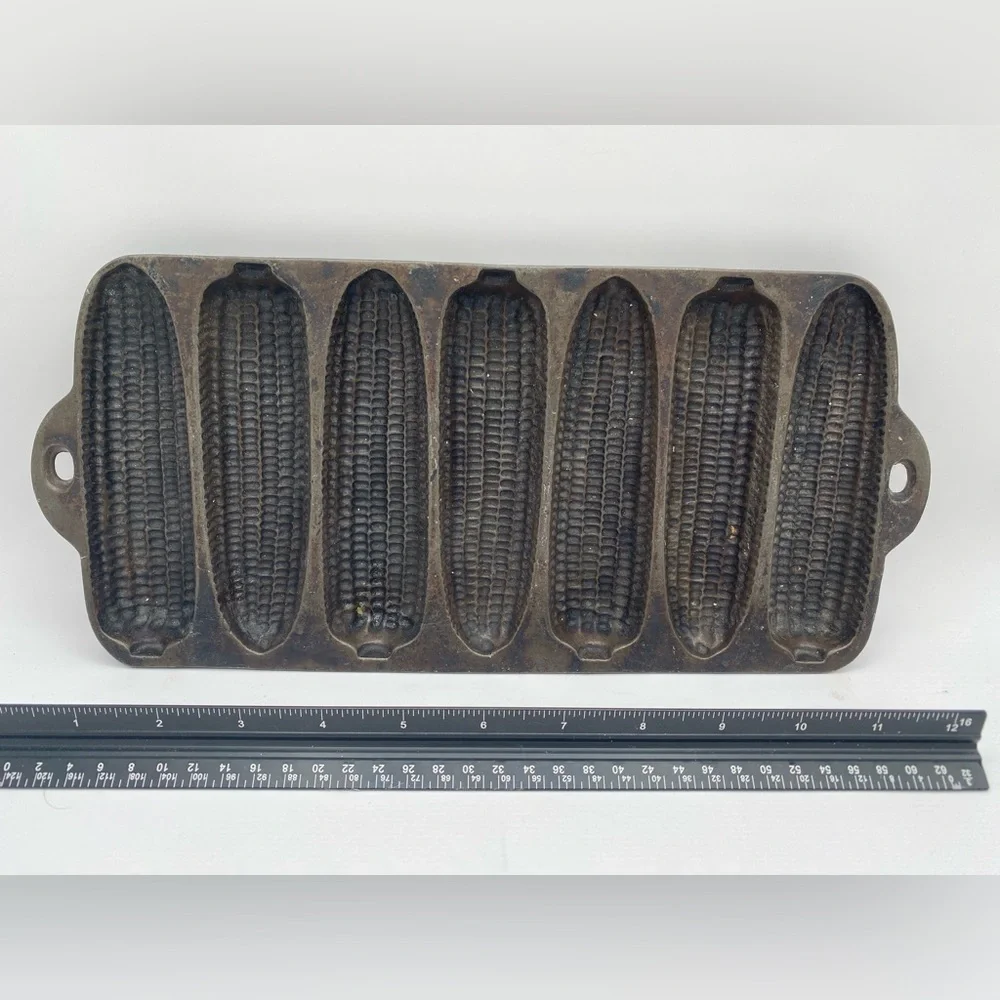 Cast Iron Cornstick Pan 7 Slot Cornbread Mold -Made in USA H Mark
